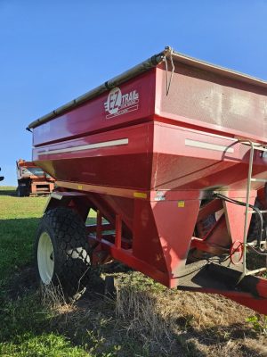 Used EZ Trail 510 Auger Wagon