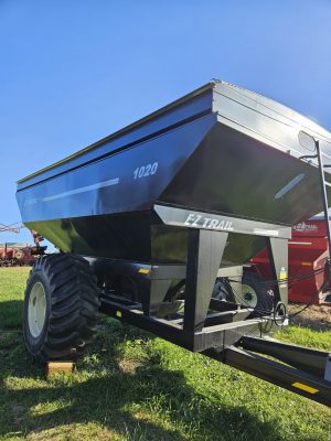 New EZ Trail 1020 auger wagon